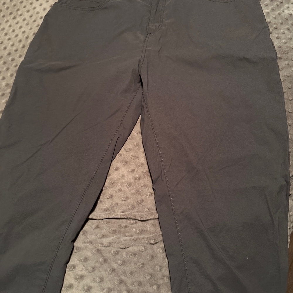 EUC Member's Mark gray straight fit Denali pants size 36x30 never worn